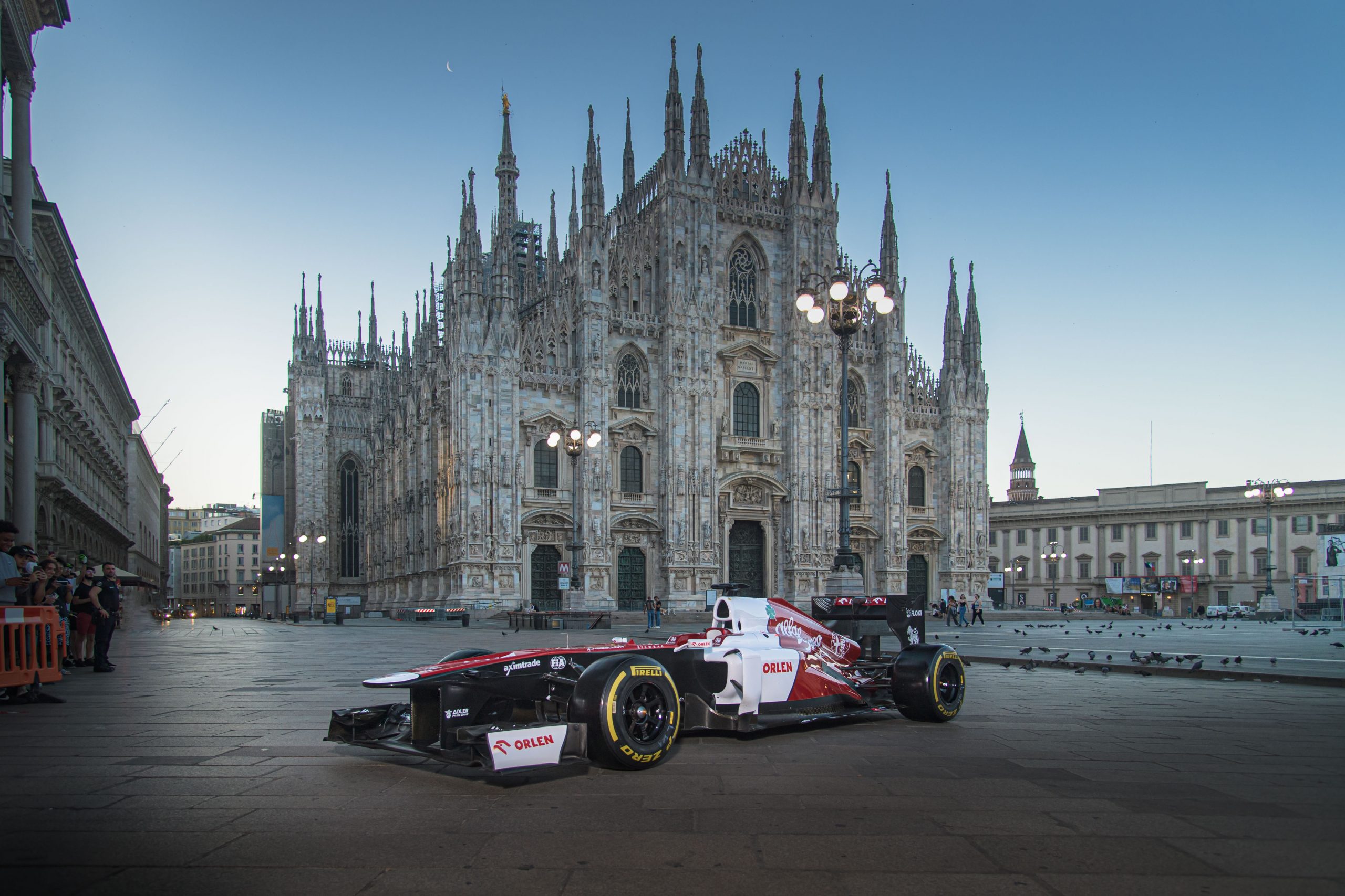 Alfa Romeo wakes up Milan with F1 on the day of its 112th Anniversary