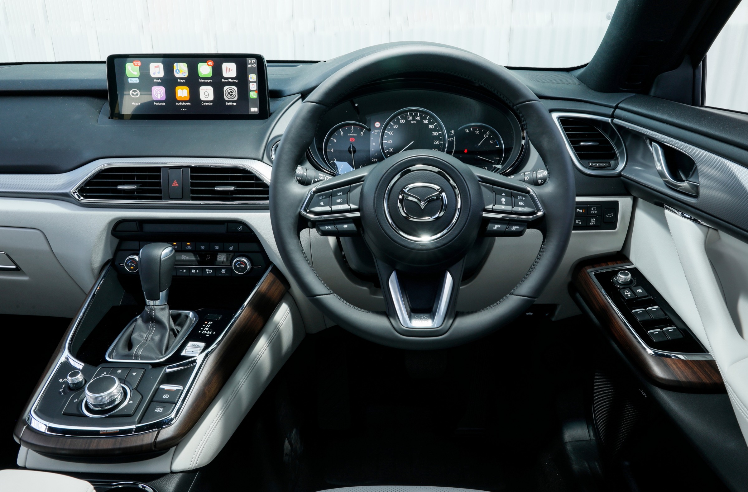 Mazda CX-9 Azami interior steering wheel