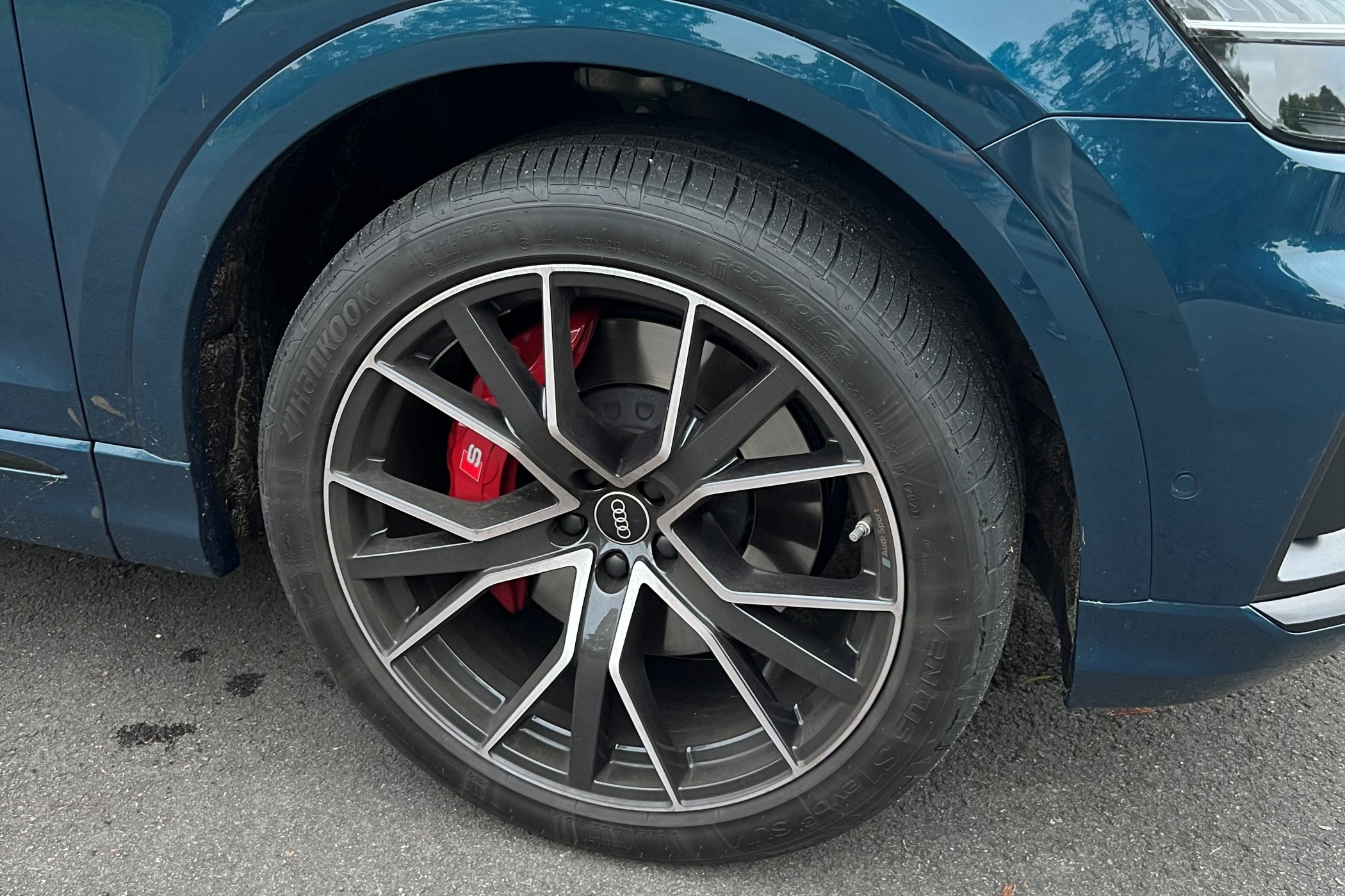 Audi SQ8 2023 wheels and tyres and brakes