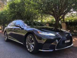 Lexus LS 500h Sports Luxury front qtr