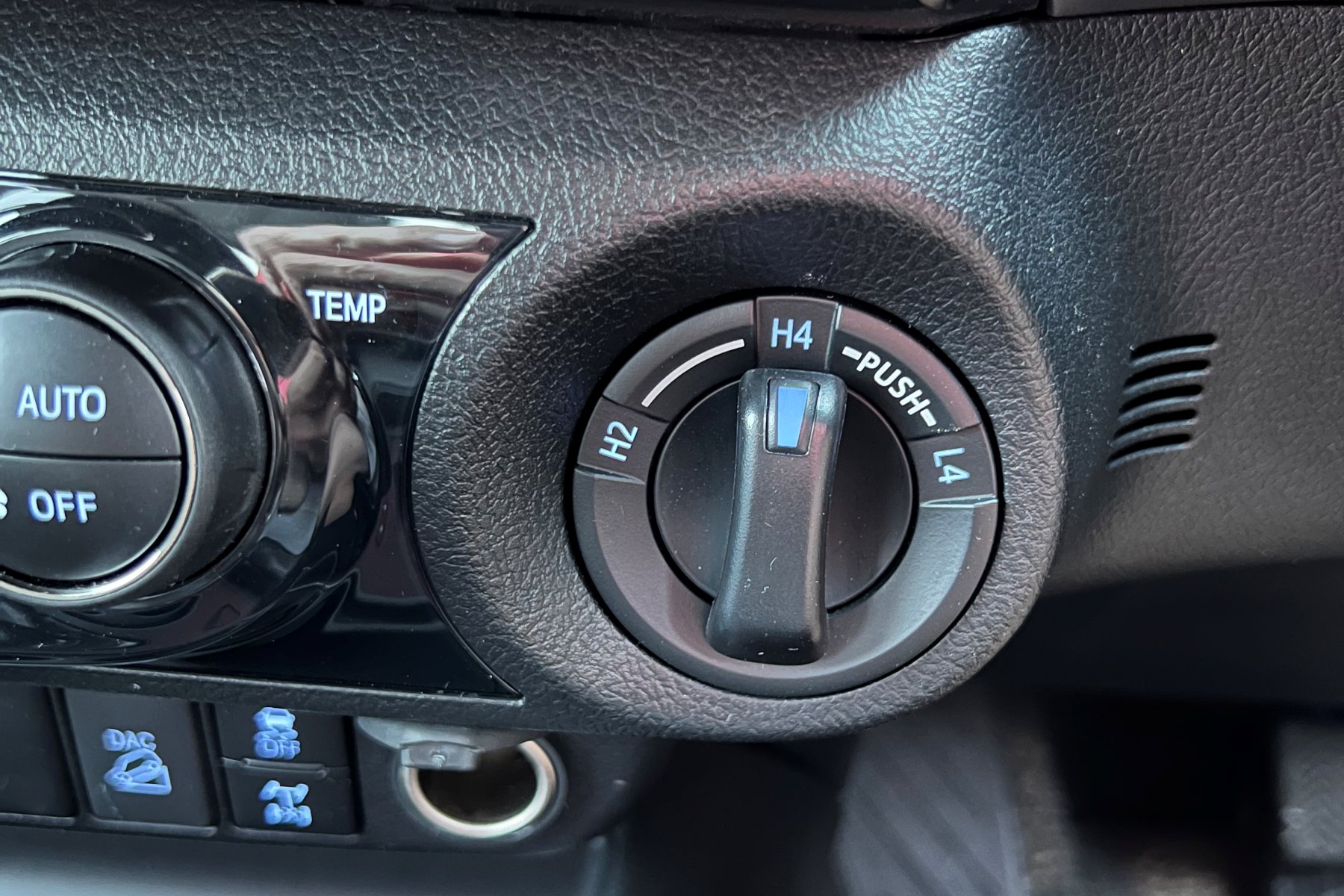 2023 Toyota HiLux Rogue 4WD Controls