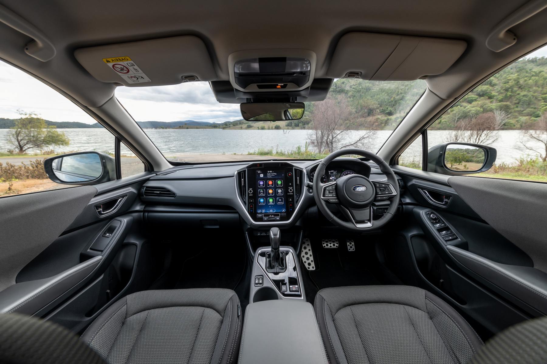 Subaru Crosstrek AWD 2.0R interior front