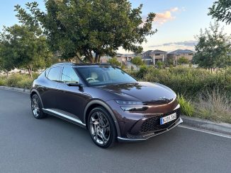 Genesis GV60 EV 2023 front quarter