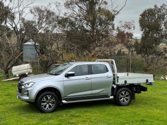 Isuzu D-Max LS-U Dual Cab Trayback 4WD Ute profile 2