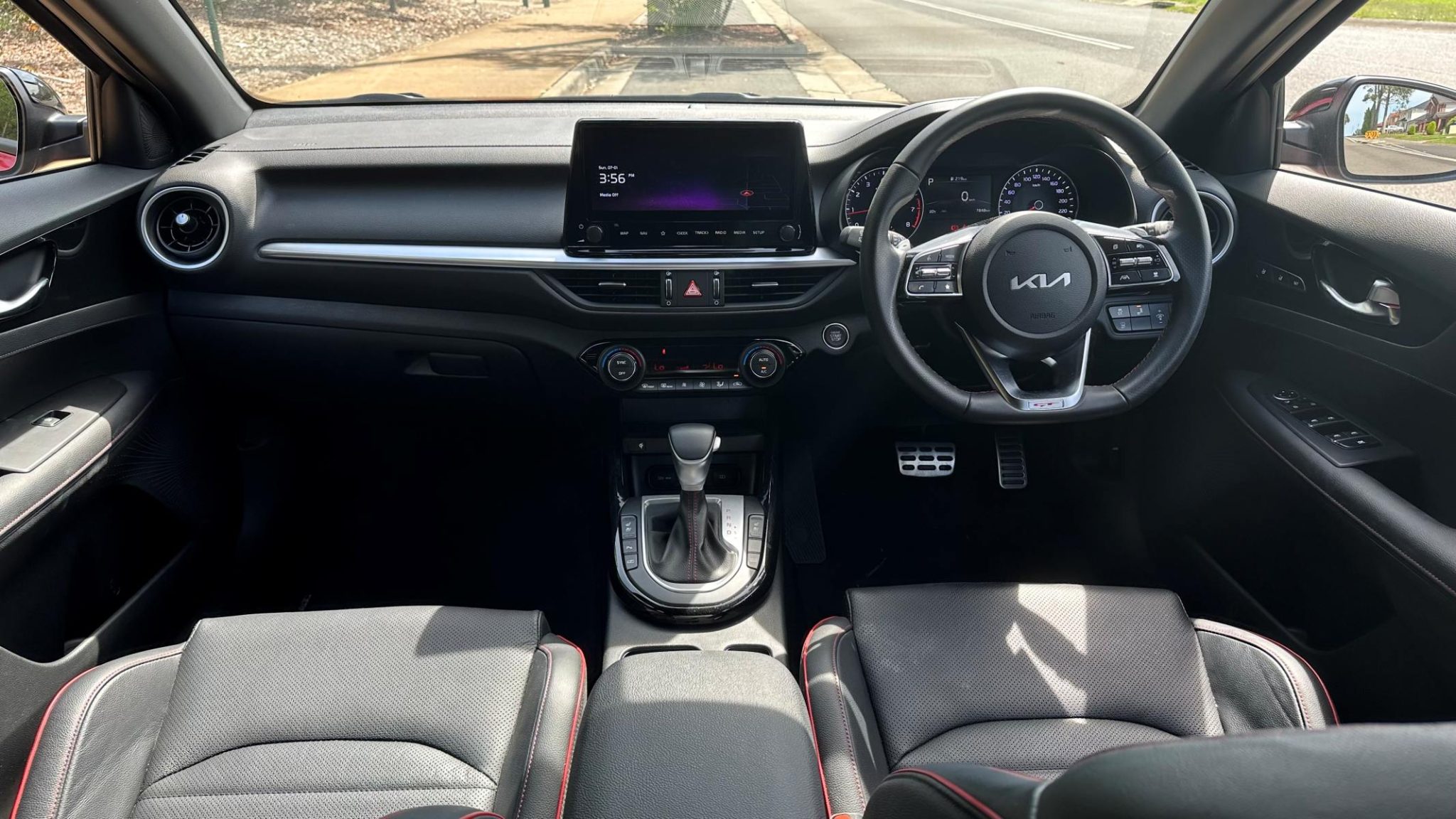 kia-cerato-gt-hatch-2024-review-anyauto