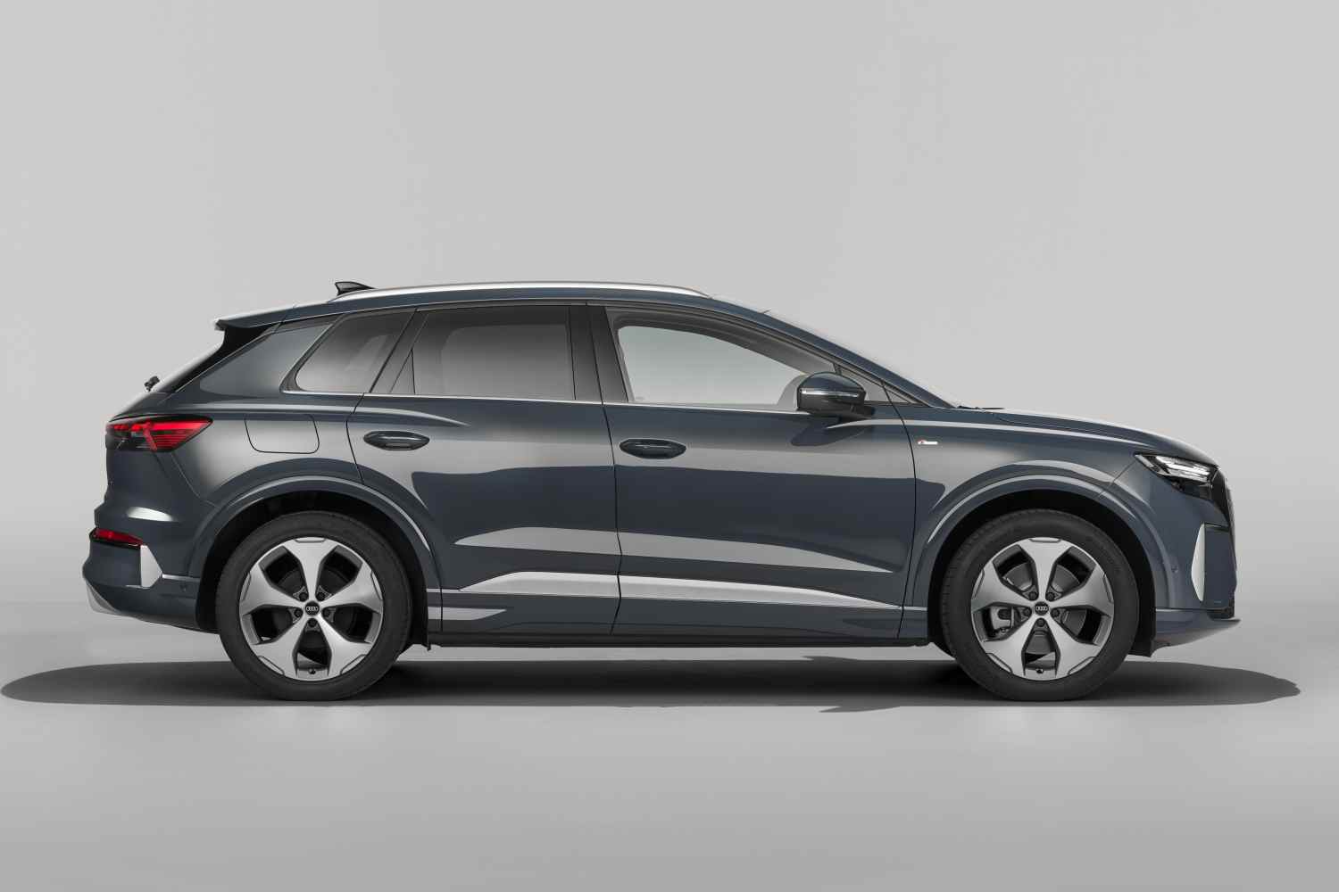 Audi Q4 e-tron SUV profile