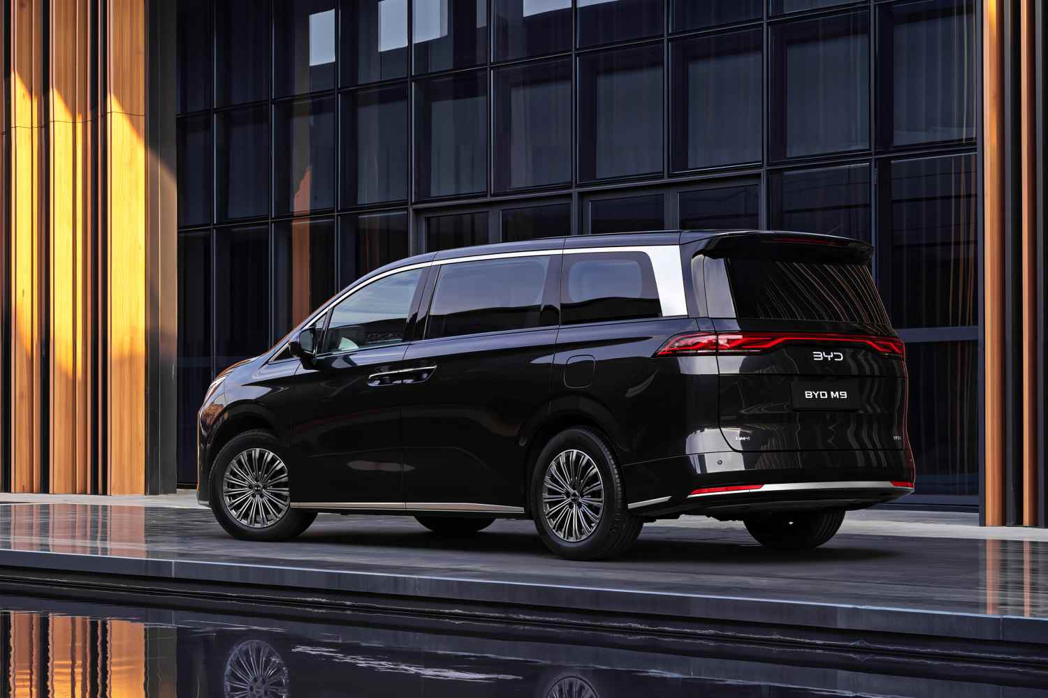 BYD M9_