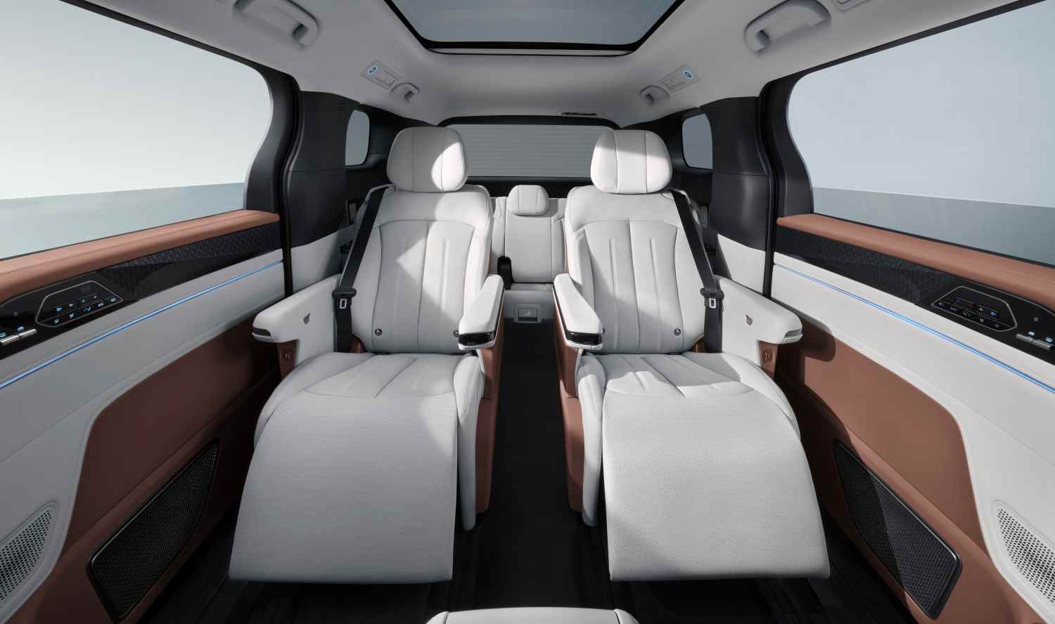 BYD M9_Interior_02